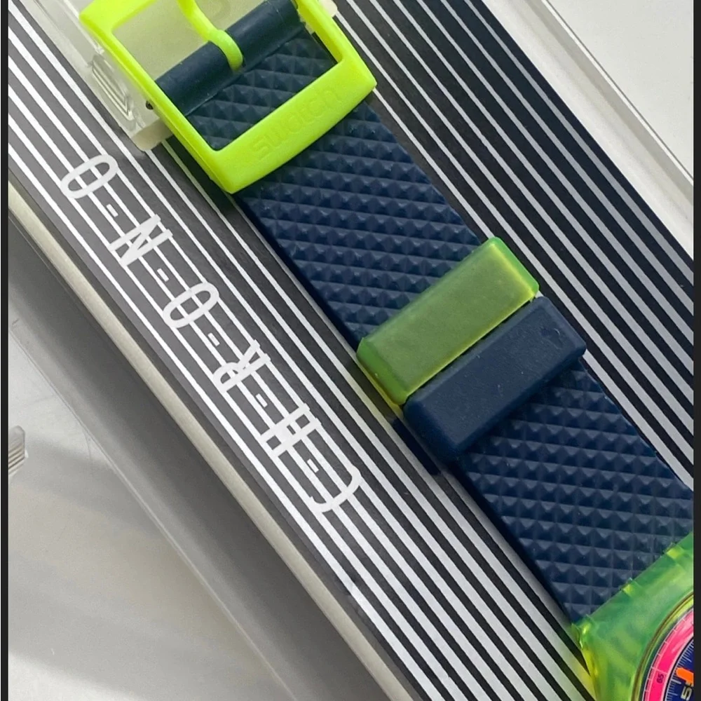 New Swatch Watch Grand Prix SCJ101 - Picture 2 of 3